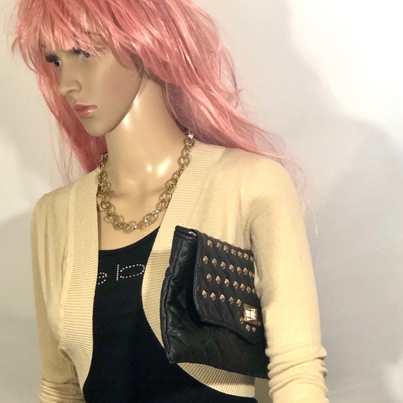 Gold Necklace - Picture 3 of 6